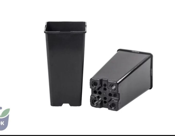 Kvetináč plastový vysoký štvorcový 2l, 11 x 21,5 cm